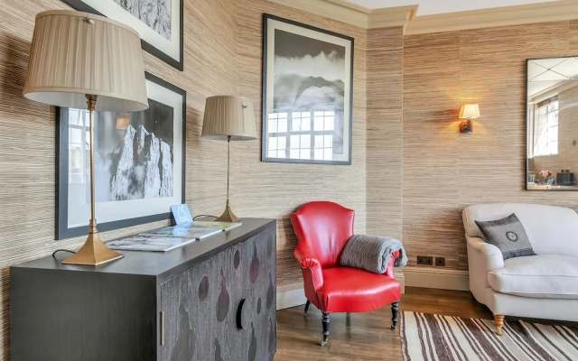 Stunning Chelsea Manor Gem - HBG