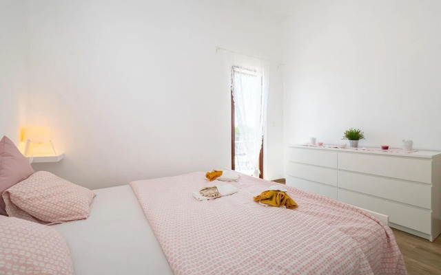 Nice Apartment in Maslenica With 2 Bedrooms and Wifi