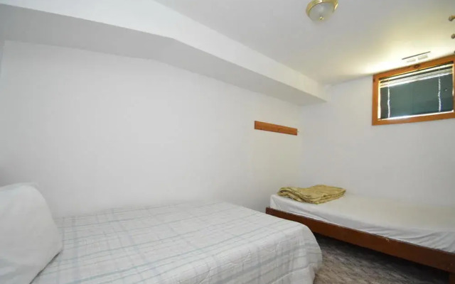 6 Bed Blue Mountain Chalets