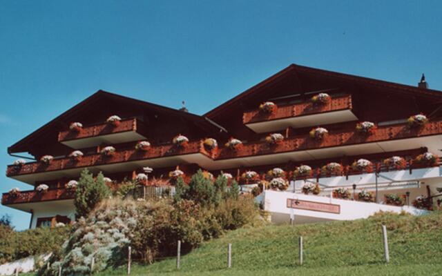 Отель Le Grand Chalet вид на фасад