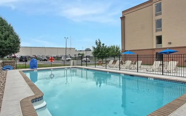 Comfort Inn West