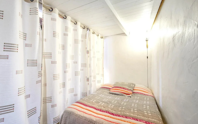 Studio in Villeneuve-lès-avignon, With Balcony