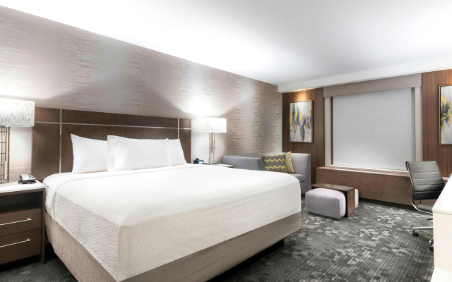 Courtyard by Marriott Edgewater NYC Area