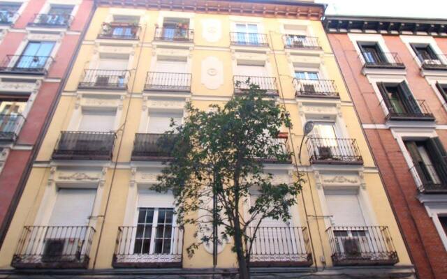 Отель Apartamentos Good Stay Madrid вид на фасад