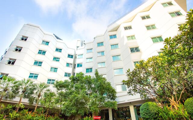 Отель Graceland Bangkok Hotel Таиланд, Бангкок - отзывы, цены и фото номеров - забронировать отель Graceland Bangkok Hotel онлайн вид на фасад