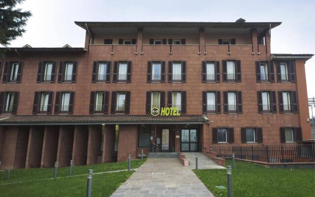 Отель B&B Hotel Bergamo Италия, Бергамо - 7 отзывов об отеле, цены и фото номеров - забронировать отель B&B Hotel Bergamo онлайн вид на фасад