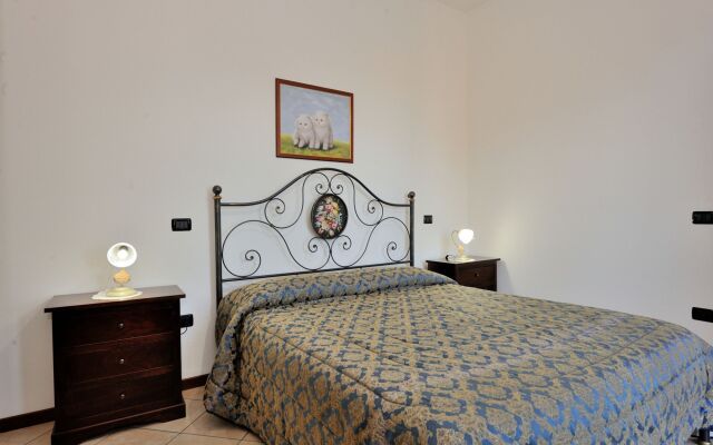 Отель Agriturismo Lustrinu Сполето вид на фасад