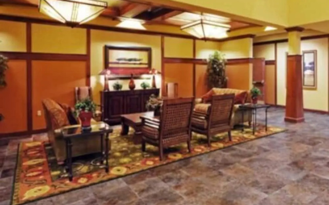 The Q Hotel & Suites