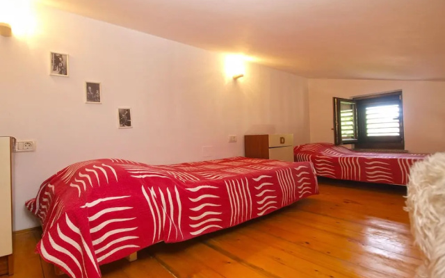 Apartment 64