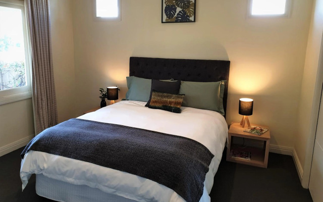 Healesville House - Magnolia House