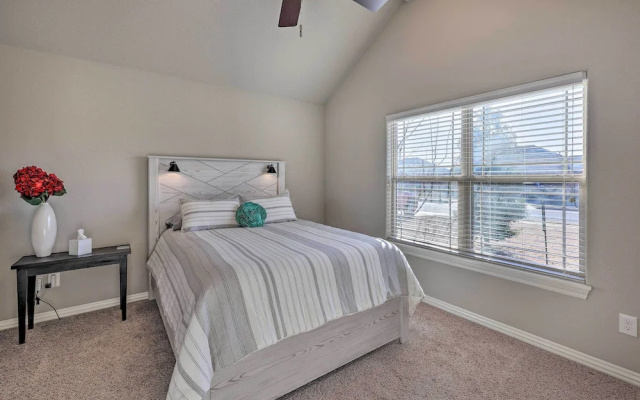 Near Hiking & Biking: Convenient Home in Rogers!