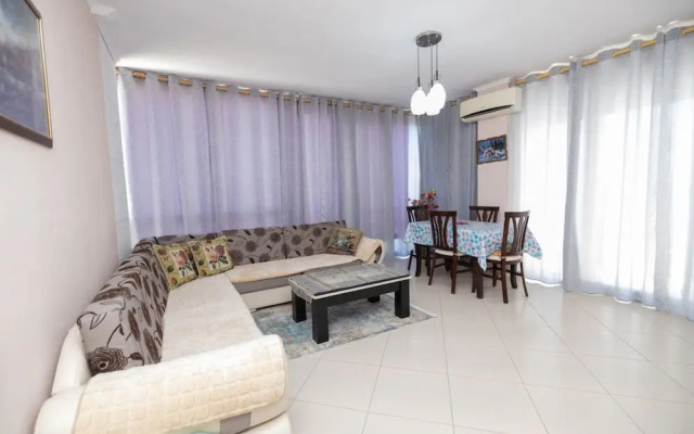 The Blue Apartment 2BR Balcony Seaview