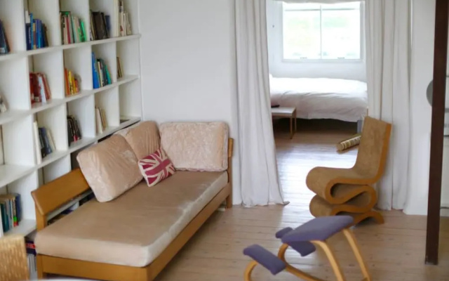 Contemporary Artists Studio Near Portobello Road