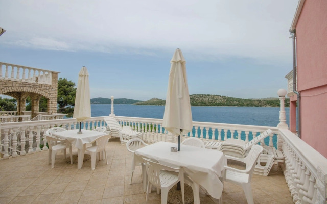 Apartment Seafront