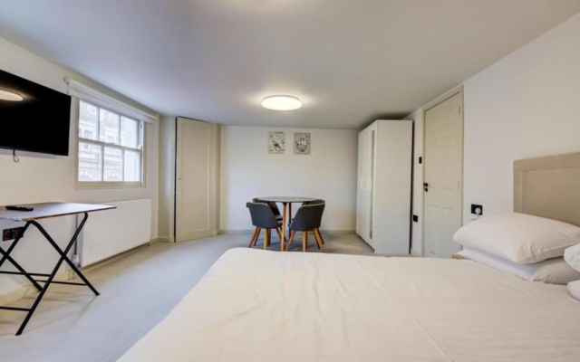 Stylish 2BR Apartment in Leicester Square