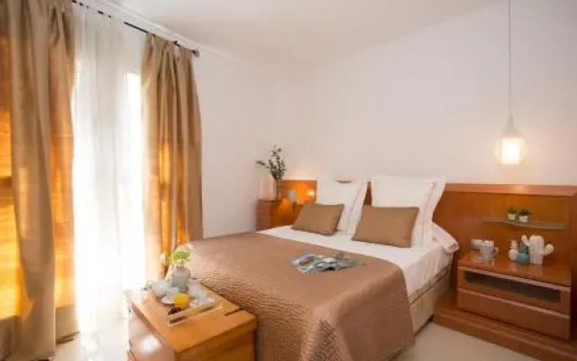 SingularStays Poeta Querol