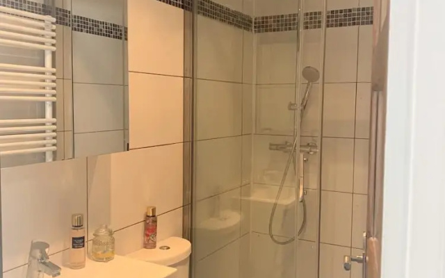 Modern Apartment 2 Bedrooms/2 Bathrooms, Quiet Balcony in a Palm Beach Area