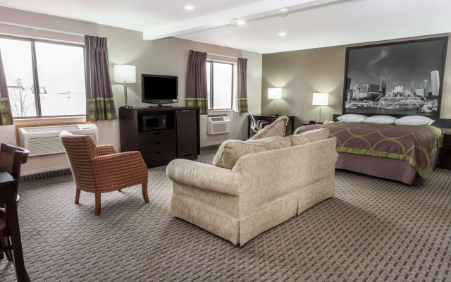 Super 8 by Wyndham Mundelein/Libertyville Area