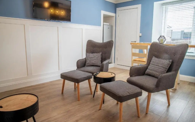 Great Glen Way Canal Side Apartment