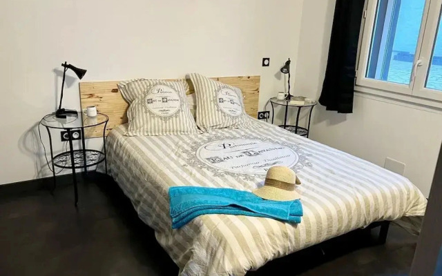 Modern Comfort in Minervois