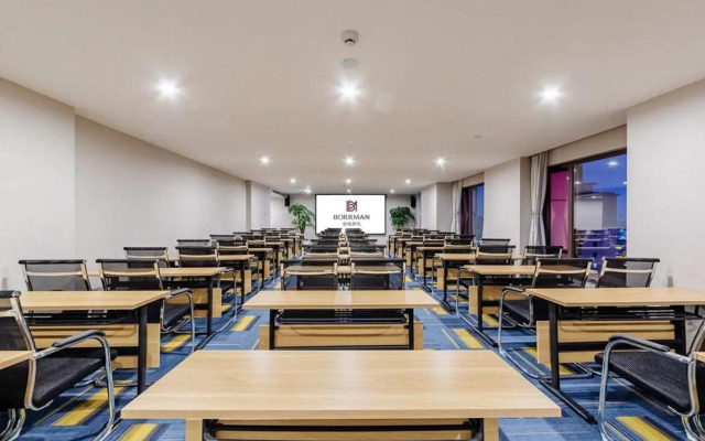 Yu Dian Hotel (Guiyang southwest Trade City Jinyang bus station store)