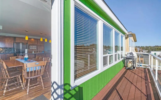 Anchor In Beach House