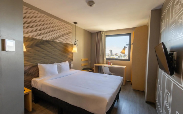Ibis Tijuana Zona Rio
