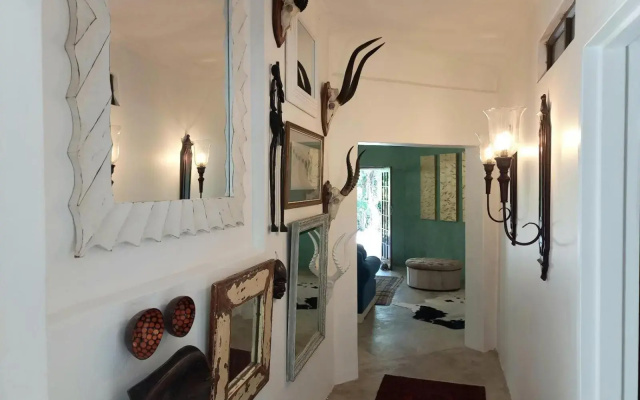Villa Roc Guesthouse - Pet Friendly
