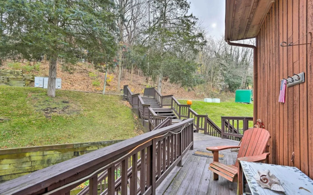 Pet-friendly Townhome w/ Community Hot Tub!