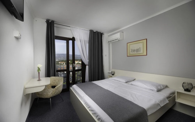 Meliores Rooms & Restaurant