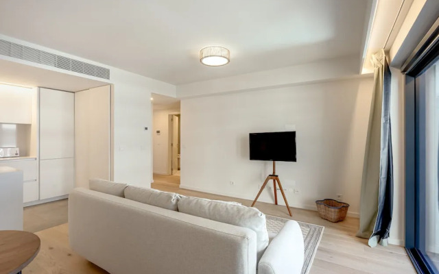 Modern Lisbon W/ Balcony Pool II