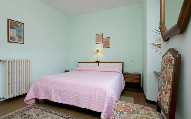 Homely Mansion in Isola Superiore near Lake