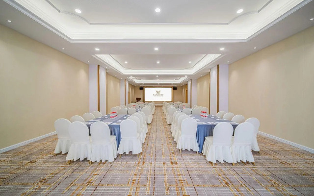 Vienna International Hotel Shenzhen Longhua Center