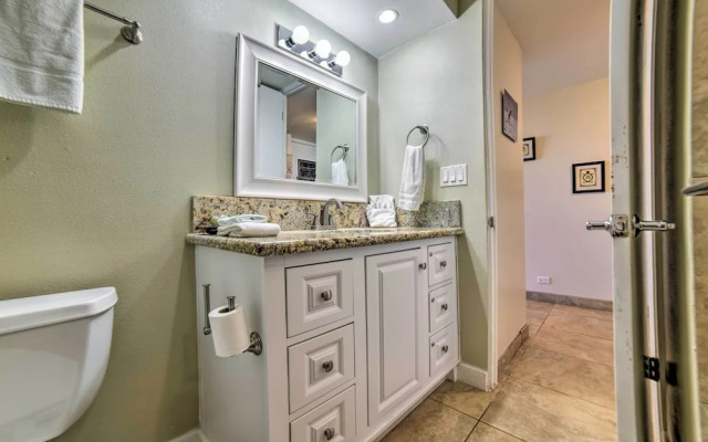Beachfront Condo: Sunset Views & Pool Access!