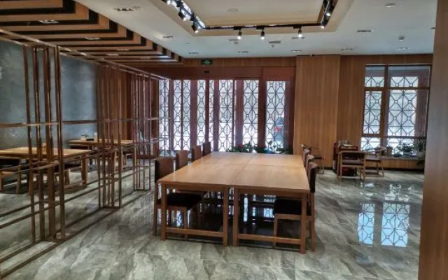 Qigu Yunju Hotel (Changbai Mountain North Slope Distribution Center Branch)