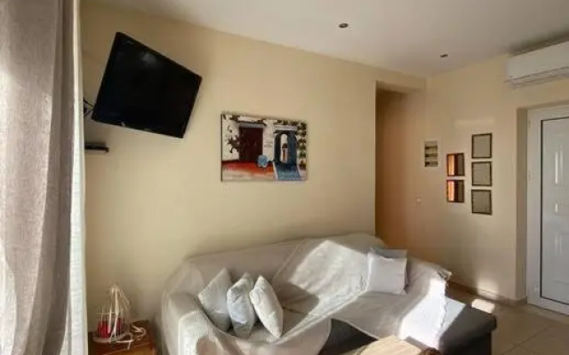 Koundouros Home