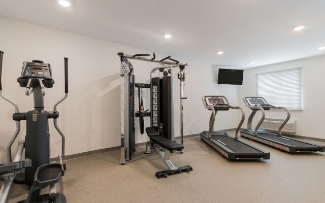 Отель WoodSpring Suites Doral Miami Airport США, Исторический район Art Deco - отзывы, цены и фото номеров - забронировать отель WoodSpring Suites Doral Miami Airport онлайн