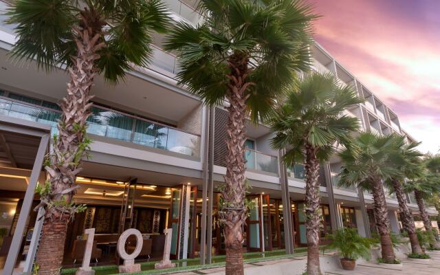 Отель The Regent Phuket Bangtao Beach вид на фасад