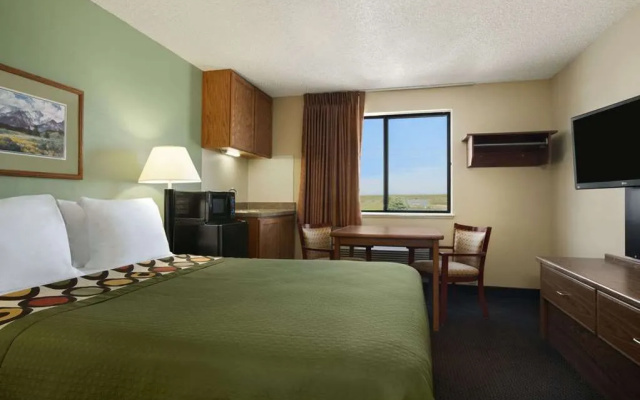 Super 8 Conrad