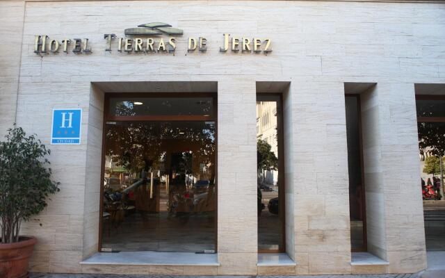 Отель Tierras De Jerez Испания, Херес-де-ла-Фронтера - 3 отзыва об отеле, цены и фото номеров - забронировать отель Tierras De Jerez онлайн вид на фасад