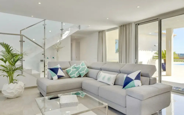 Villa in Mallorca With Private Pool & Jacuzzi