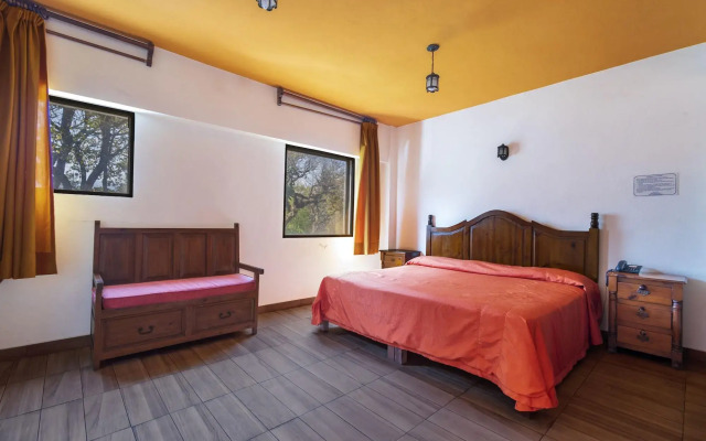 Meson Real Hotel & Suites