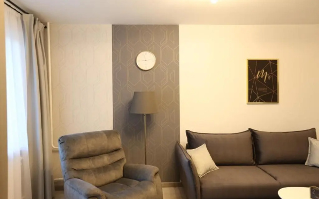 Comfy 2 Room Apartment - Free Parking - 350Mbps WiFi - Netflix