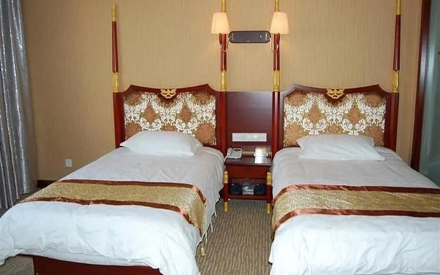 Golden Harbour Hotel