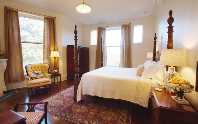 Louisville Bourbon Inn