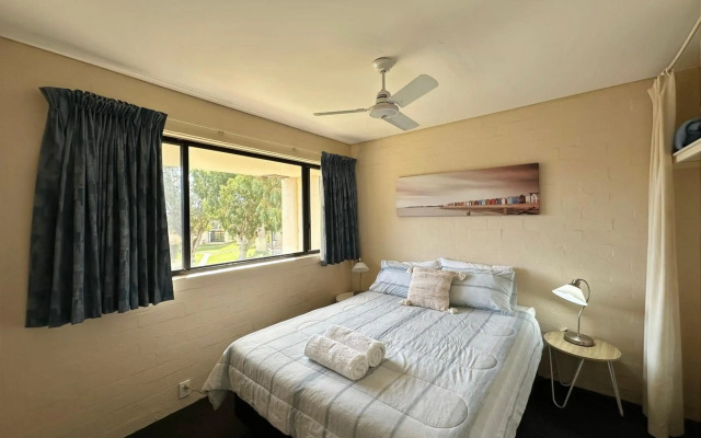 Riverview Holiday Apartment 68 - Kalbarri WA