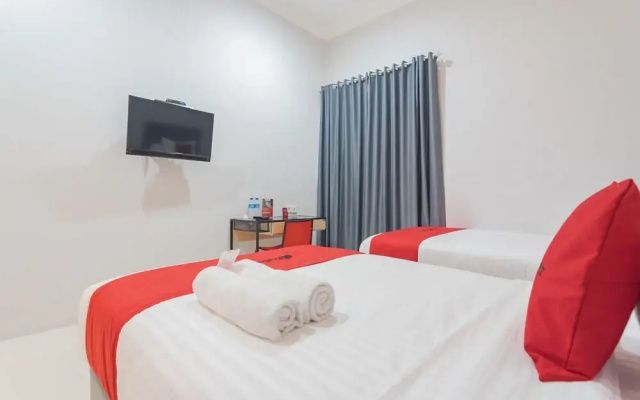 RedDoorz Plus near Siloam Hospital Balikpapan