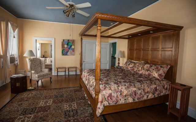 Morehead Manor B&B