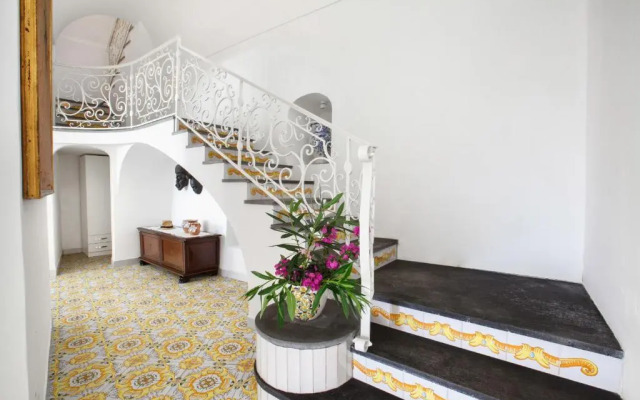 Estate4home - Villa Field