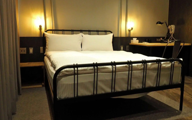 Yizhong Loft Hostel